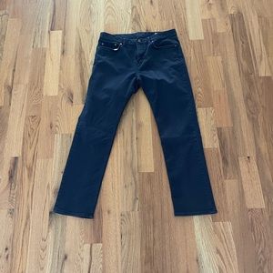 Banana Republic traveler stretch chino slim fit 35 waist and 32 length. Navy